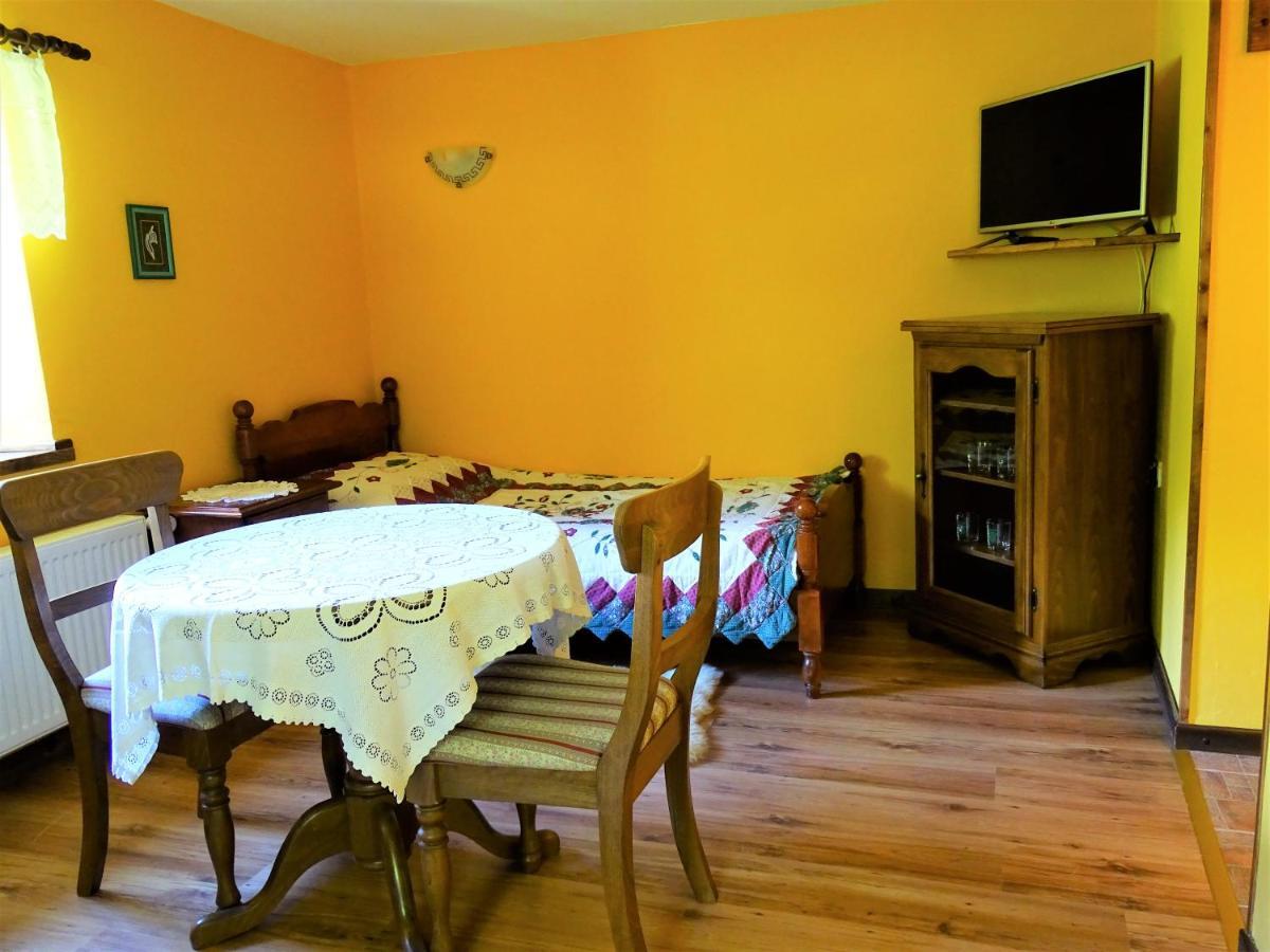 Apartmaji Pr-Gujlu Sela Nad Podmelcem 5220 Tolmin Podmelec Exterior photo